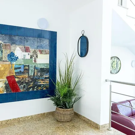 Deluxe Bure בית הארחה מורטר